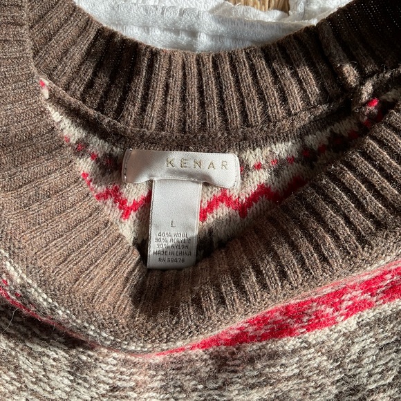 Kenar Medallion Sweater - Picture 3 of 5